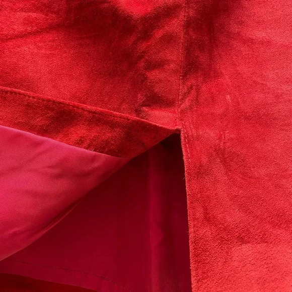 VINTAGE - Red Suede Leather Danier High Waisted Skirt - Picture 6 of 10